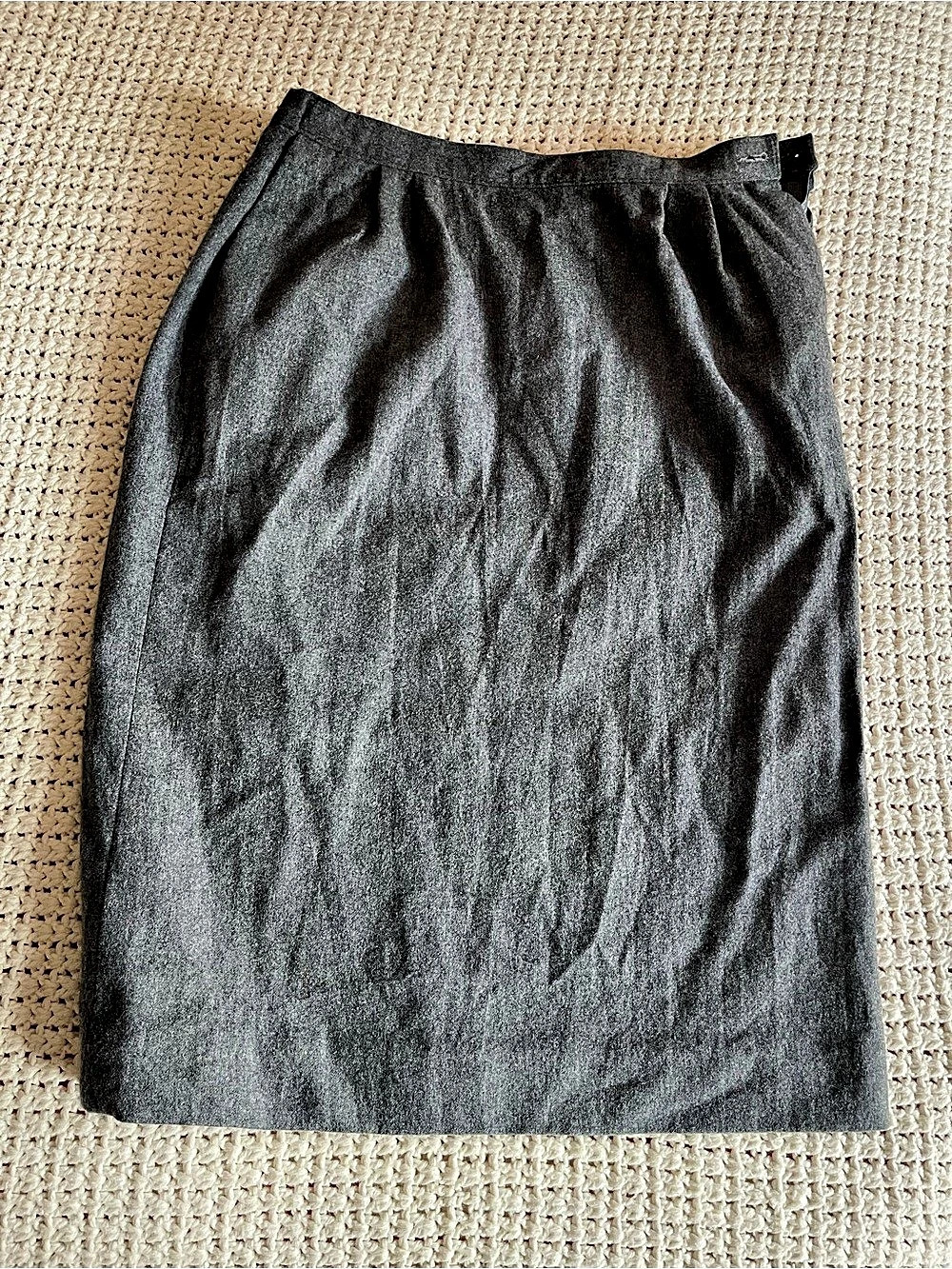 Pendleton Gray Wool Pencil Skirt Size 10 (vintage sizing!)